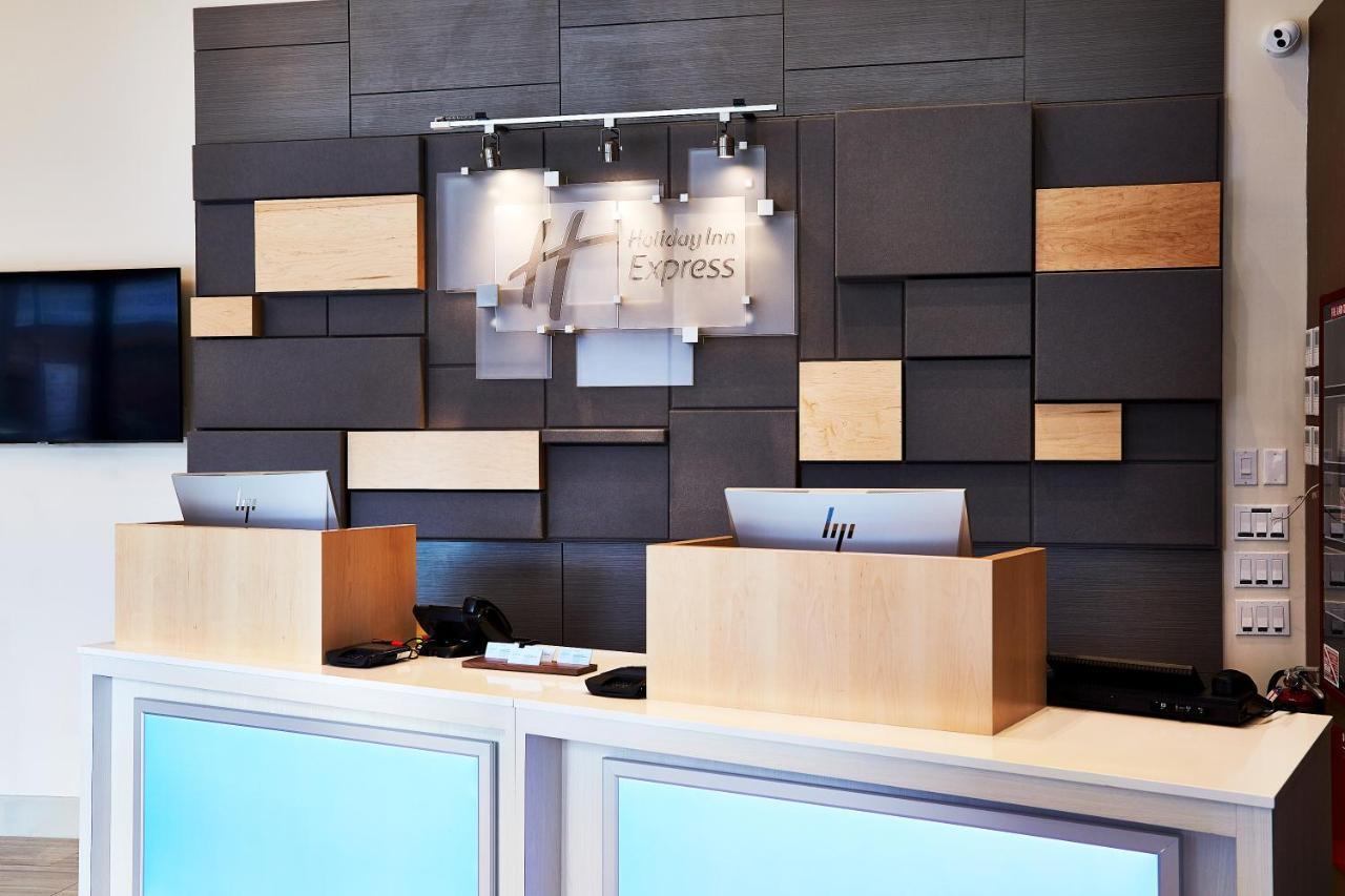 Holiday Inn Express - Nyc Brooklyn - Sunset Park By Ihg Нью-Йорк Экстерьер фото